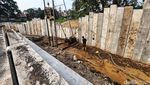 Potret Terkini Proyek Pelebaran Sungai Ciliwung di Rawajati