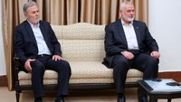 Seperti dilansir Reuters dan Al Arbaiya, Rabu (31/7/2024), Hamas dalam pernyataannya menyatakan pihaknya sedang berkabung atas meninggalnya Haniyeh, yang disebut tewas dalam penyerbuan berbahaya Zionis terhadap kediamannya di Teheran.  