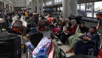 Lufthansa LHAG.DE, Swiss dan Eurowings dari Lufthansa Group telah memutuskan untuk menangguhkan penerbangan mereka dari dan ke Beirut hingga dan termasuk 5 Agustus karena perkembangan terkini di Timur Tengah, kata seorang juru bicara grup tersebut. REUTERS/Emilie Madi