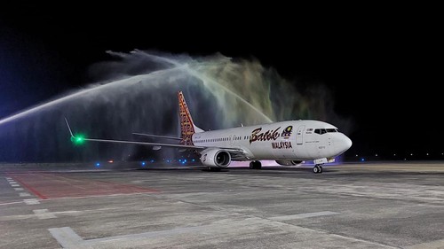 Pesawat Batik Air Malaysia mendarat perdana di Bandara Internasional Lombok (BIL), Rabu (31/7/2024) malam. (Foto: Istimewa)