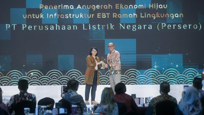 PLN Terima Anugerah Ekonomi Hijau