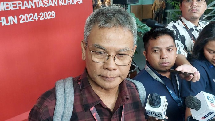 Politikus PDIP Johan Budi Sapto Pribowo ikut tes tulis Capim KPK