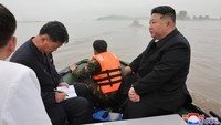 Seperti dilansir Reuters, Rabu (31/7/2024), kantor berita resmi Korut, KCNA dalam laporan terbaru menyebut ribuan rumah di area distrik Sinuiju dan Uiju, yang terletak dekat perbatasan dengan China, digenangi banjir.