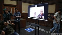 Angka tersebut terungkap setelah Kejaksaan Agung mendapat hasil penghitungan dari Badan Pengawasan Keuangan dan Pembangunan (BPKP). Dalam melaporkan hasil penghitungan ini, Kepala BPKP Muhammad Yusuf Ateh hadir langsung di Kejaksaan Agung. 