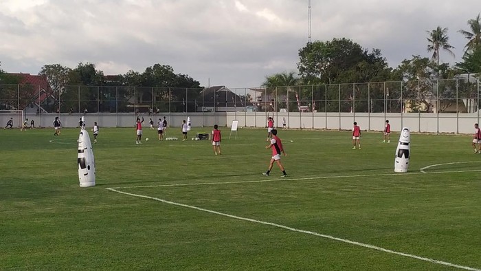 PSM Makassar menggelar latihan di Stadion Kalgowa jelang Liga 1 musim 2024/2025.