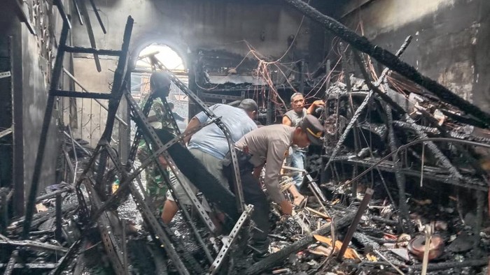 Puing-puing di Panglong di Simalungun usai terbakar. (Istimewa)