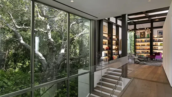 Penampakan rumah Bang Si Hyuk di LA.