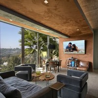 Adalah Mark Rios, arsitek kenamaan yang berada di balik rancangan rumahnya. Dia terlibat dalam pengerjaan proyek Grand Park dan desain ulang Music Center di LA. Foto: dok. theqoo