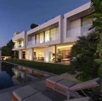 Bang Si Hyuk dikenal sebagai pebisnis sukses yang mengembangkan agensi grup KPop BTS, Big Hit Music jadi perusahaan hiburan multinasional HYBE. Kini Bang Si Hyuk mencuri atensi dengan rumah mewahnya di Los Angeles, Amerika Serikat. Foto: dok. theqoo