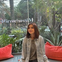 Short hair girly, tulis keterangan dalam unggahannya. Aktris 17 tahun itu memilih gaya rambut bob sebahu tanpa poni. Foto: Instagram/@sandrinna_11