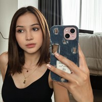 Penampilan barunya itu membuat Sandrinna makin terlihat fresh dan cantik. Tak sedikit netizen yang memuji rambut barunya itu. CANTIK BANGET SHORT HAIRRRRR???!!!! komentar salah seorang netizen. So beautiful kak sandy, tambah netizen lain. Foto: Instagram/@sandrinna_11