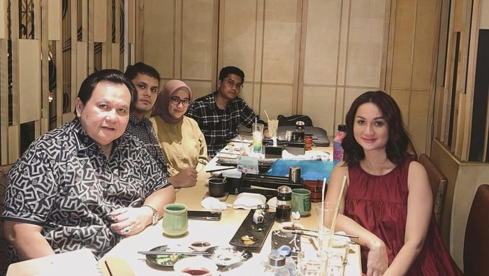 Sebelum Melahirkan Anak Kedua, Tengku Dewi Putri Hobi Makan di Resto