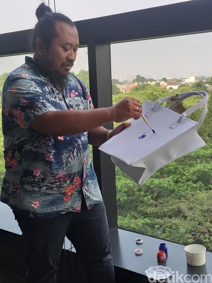 Seniman Yahya Rifandaru