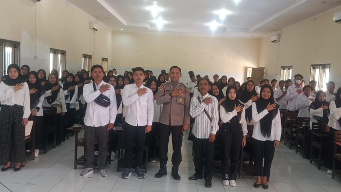 Sosialisasi bahaya narkoba di Sampang