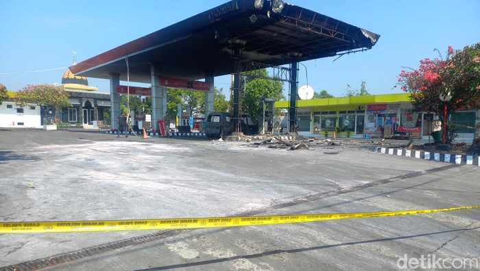 Kondisi paska kebakaran SPBU 44.56105 di Desa Paulan, Kecamatan Colomadu, Kabupaten Karanganyar, Rabu (31/7/2024).