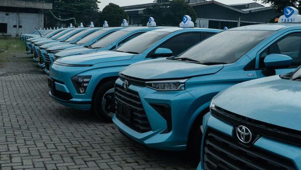 Taksi listrik Hyundai Kona Electric milik BlueBird.