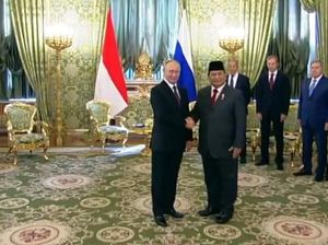 Momen Pertemuan Prabowo dan Presiden Rusia Vladimir Putin