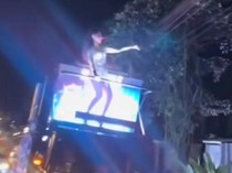 Gaduh 2 Penari Seksi Menari Erotis Keliling Canggu Pakai Pikap