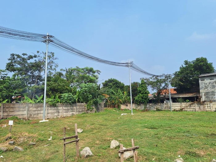 Apjatel pamer tiang bersama solusi pengganti kabel fiber optik yang semrawut di sejumlah kota Indonesia.