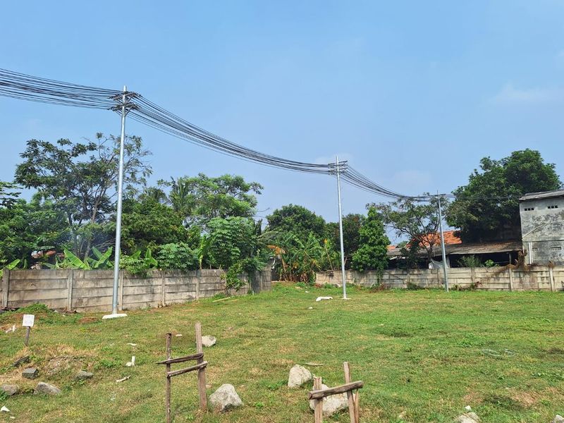 Apjatel pamer tiang bersama solusi pengganti kabel fiber optik yang semrawut di sejumlah kota Indonesia.
