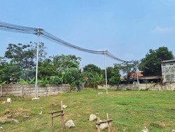 Gemas Kabel Fiber Optik Semrawut, Ini Solusi Desain Tiang Baru