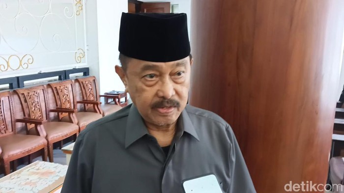 Wakil Ketua DPRD Jatim Achmad Iskandar