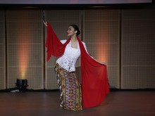 Ariel Tatum Jadi Ronggeng-Nyinden di Sang Kembang Bale