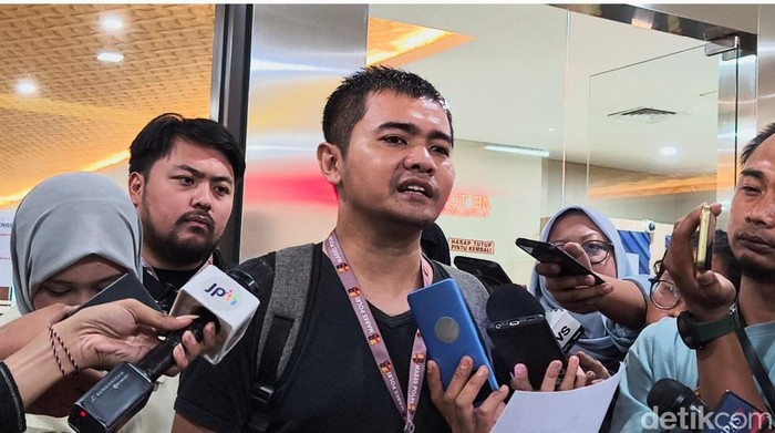 Ayah bayi korban penganiayaan pemilik daycare di Depok mengadu ke Bareskrim. Dia meminta kasus diasistensi dan ada perlindungan ke pihak korban. (Rumondang/detikcom)