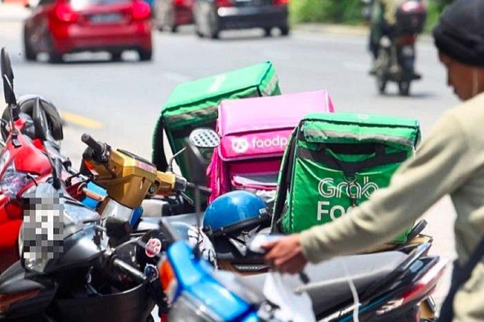 Beli Makanan Tunai, Pembeli Ini Malah Caci Ojol yang Tak Punya QR
