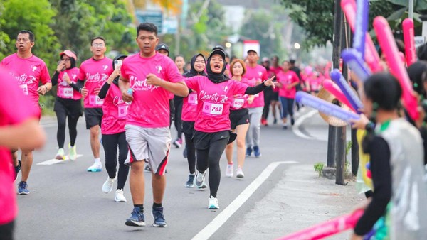 Potret Kemeriahan Charity Fun Run di Yogyakarta