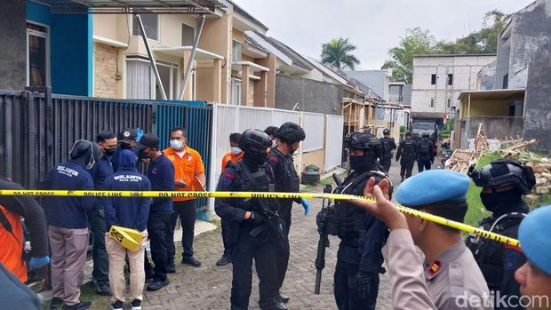 Densus 88 Polri Tangkap Terduga Teroris di Kota Batu