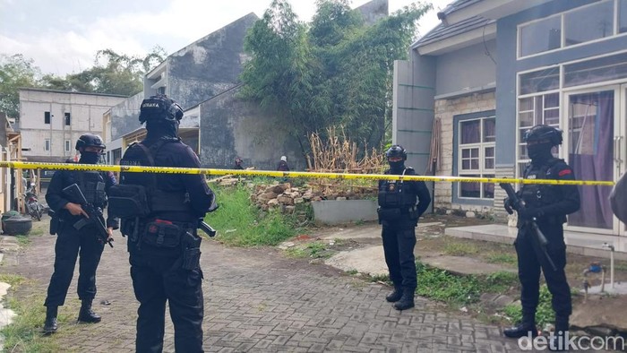 Densus 88 Polri Tangkap Terduga Teroris di Kota Batu