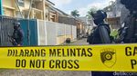 Densus 88 Geledah Rumah Terduga Teroris di Kota Batu