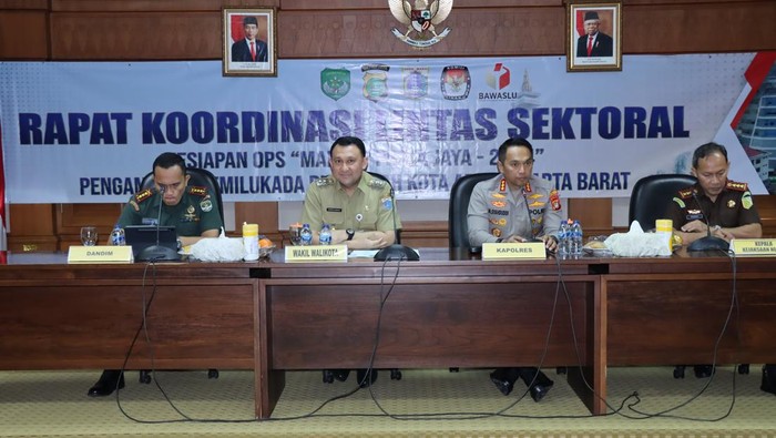 Forkopimko Jakarta Barat sepakat mewujudkan pilkada aman dan damai.