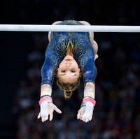 Wanita 24 tahun itu sangat bertekad untuk meraih medali Olimpiade pertamanya di Paris. Sebelumnya, pada Olimpiade 2020 di Tokyo, ia juga mengalami cedera dan hanya dapat tampil di lantai dan balok keseimbangan. Sayangnya gagal meraih medali. Foto: Getty Images