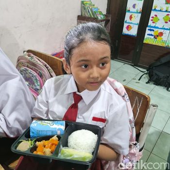 gibran rakabuming di surabaya