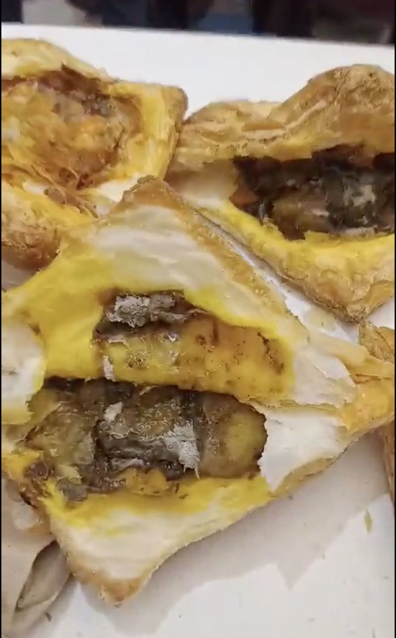 Heboh! Pelanggan Temukan Jamur di Roti Restoran
