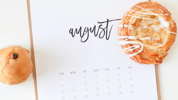 Ilustrasi kalender bulan Agustus