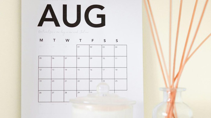 Ilustrasi kalender bulan Agustus