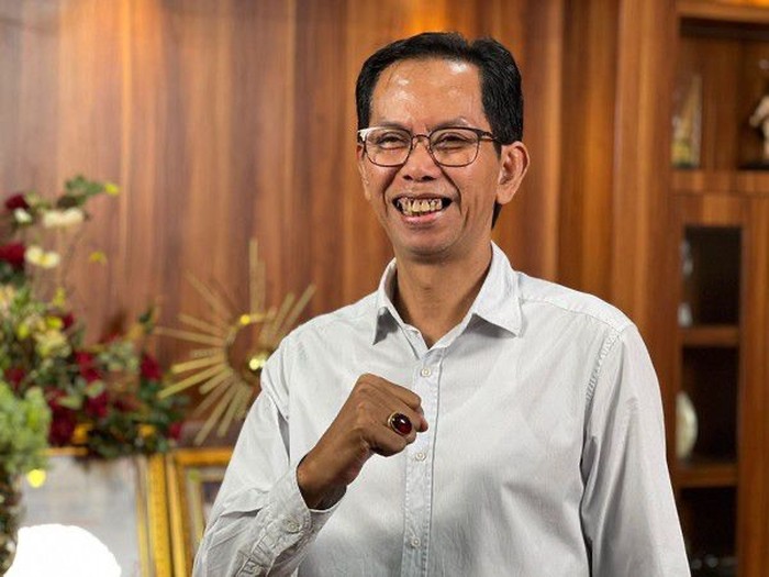 Ketua DPRD Kota Surabaya Adi Sutarwijono