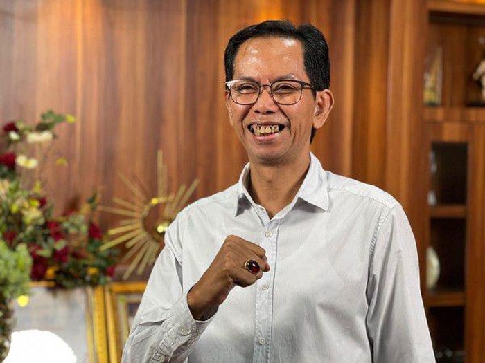 Ketua DPRD Kota Surabaya Adi Sutarwijono