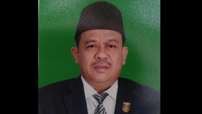 Ketua DPRD Rembang Supadi yang ditahan otoritas Arab Saudi karena melanggar keimigrasian setelah berhaji menggunakan visa ziarah.