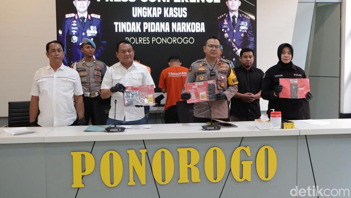 Kurir narkoba di Ponorogo ditangkap.