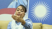 Menurut politikus Partai Amanat Nasional (PAN) itu, ketidakhadirannya pada rapat paripurna Senin (29/7/2024), dapat dimaklumi karena rapat tersebut hanya berisi pandangan fraksi-fraksi dan bukan rapat pengambilan keputusan. Zita juga menjelaskan bahwa pada hari yang sama, ia juga melakukan kegiatan kedewanan yang lain.