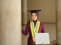 Cerita Nurul Lulus S2 UGM dengan IPK 4, Ternyata Ini Rahasianya