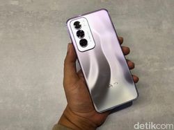 Unboxing Reno 12 Pro, HP Anyar Oppo Harga Rp 9 Juta