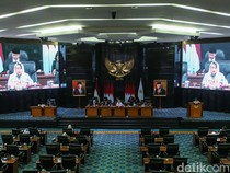 Paripurna DPRD DKI Bahas Raperda RTRW-Singgung Zita Bolos Pergi Pilates