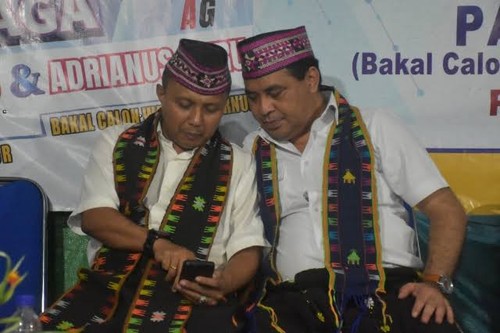 Pasangan bakal calon gubernur dan wakil gubernur Nusa Tenggara Timur (NTT) Brigjen TNI Simon Petrus Kamlasi-Adrianus Garu (SIAGA)