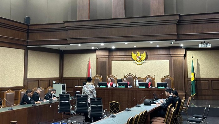 Pengadilan Tindak Pidana Korupsi (Tipikor) Jakarta Pusat telah menjatuhkan pidana penjara 3 tahun dan denda Rp250 juta subsider 3 bulan penjara terhadap Ketua Panitia Lelang PT Jasamarga Jalanlayang Cikampek (JJC) Yudhi Mahyudin (YM)