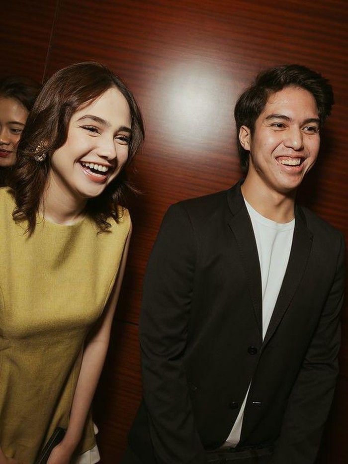 Potret Kedekatan El Rumi dan Syifa Hadju Potret Kedekatan El Rumi dan Syifa Hadju